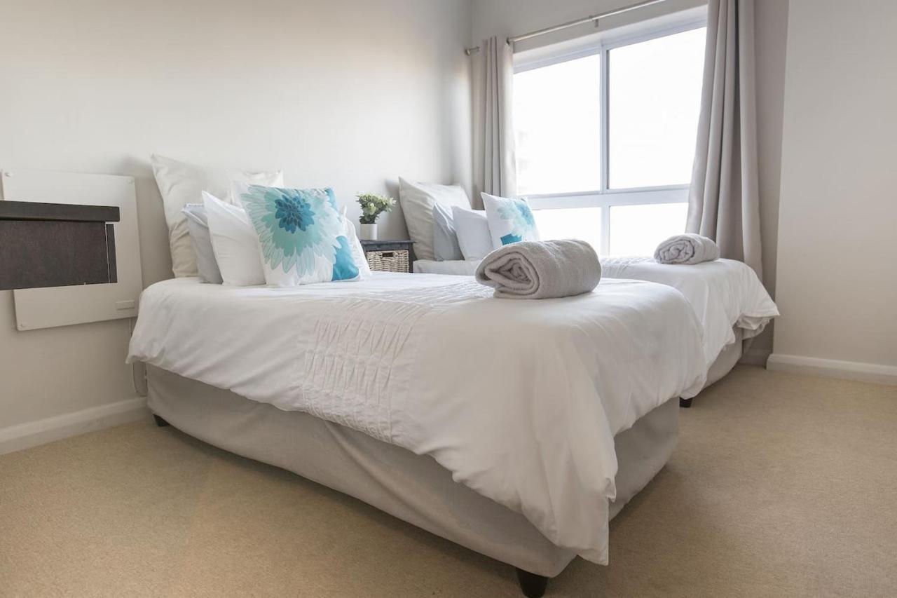 2 Bedroom Apartment With Breathtaking Views! ケープタウン エクステリア 写真